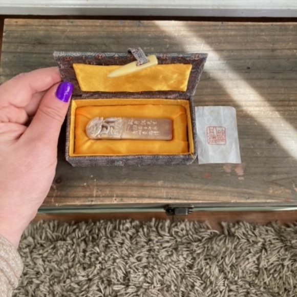 Vintage Chinese Shoushan Stone Figurine Statue in Tapestry Box #2 Pretty! - Picture 3 of 11